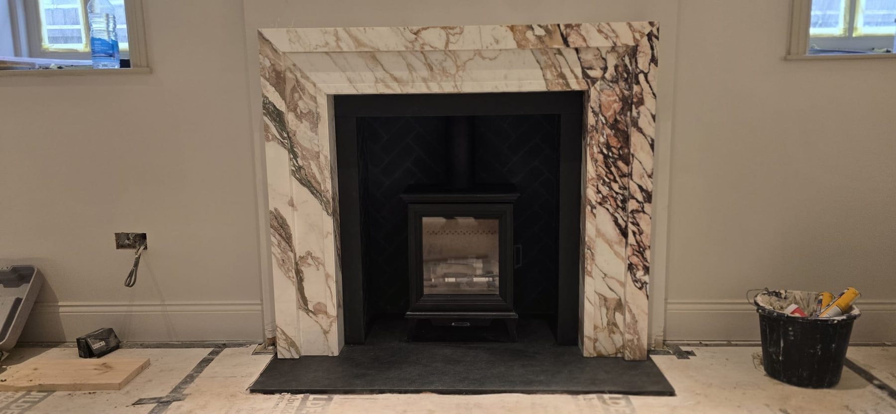 Fireplace Surround in Calacatta Oro Vagli — Calacatta Oro Vagli, polished