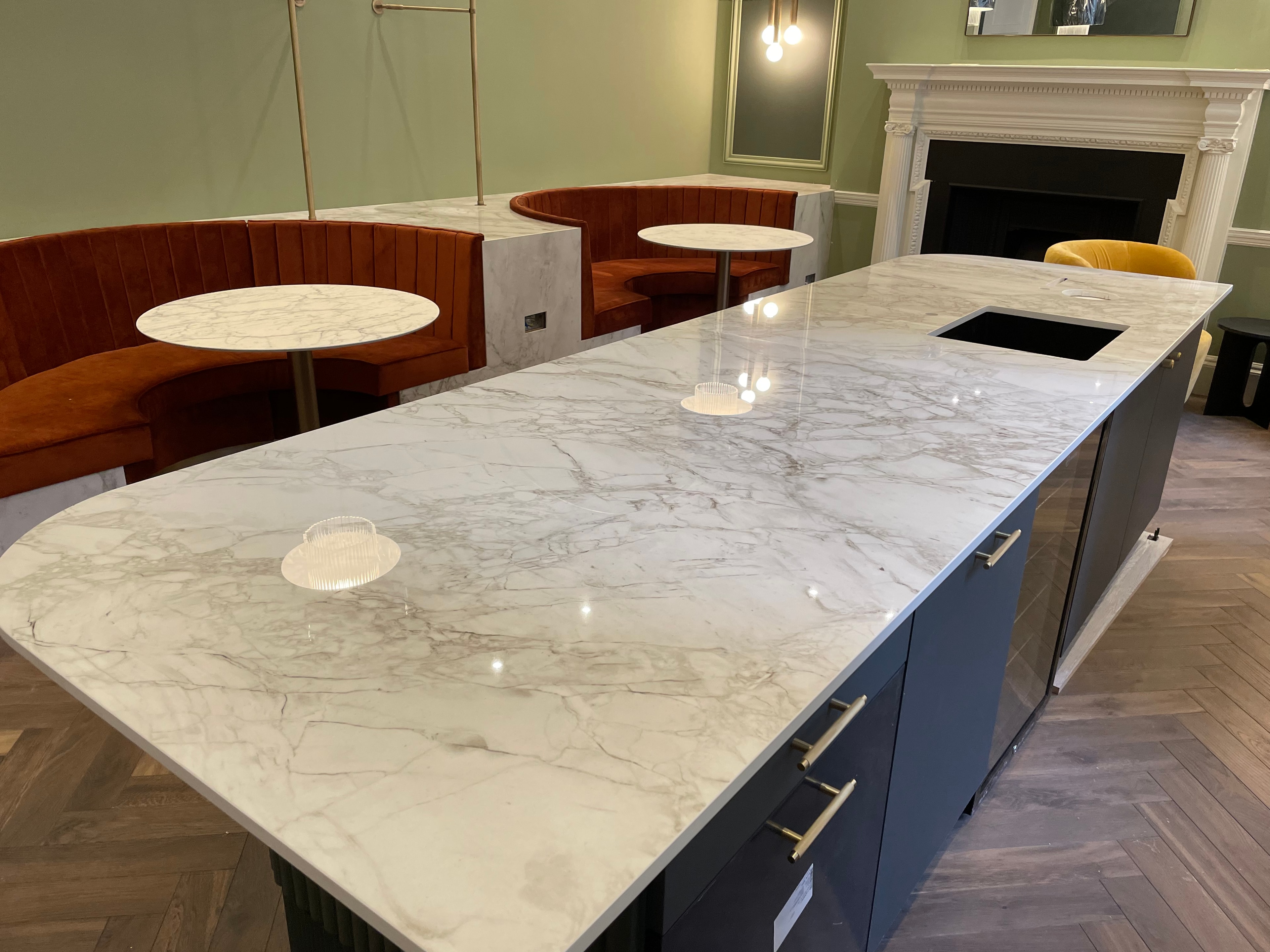 Mayfair Office — Dekton Bergen Stonika