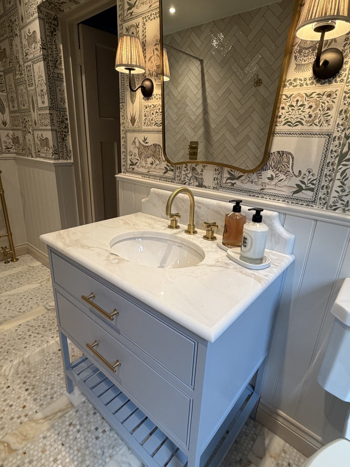 Vanity Top, Shower Seat & Niches in Bianco Rino — Bianco Rino, polished